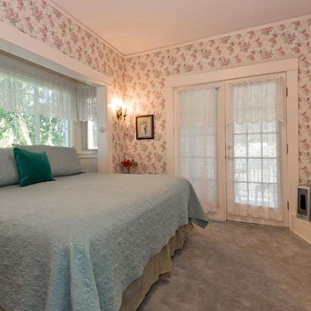 פורט אנג'לס Five Seasuns Bed And Breakfast מראה חיצוני תמונה